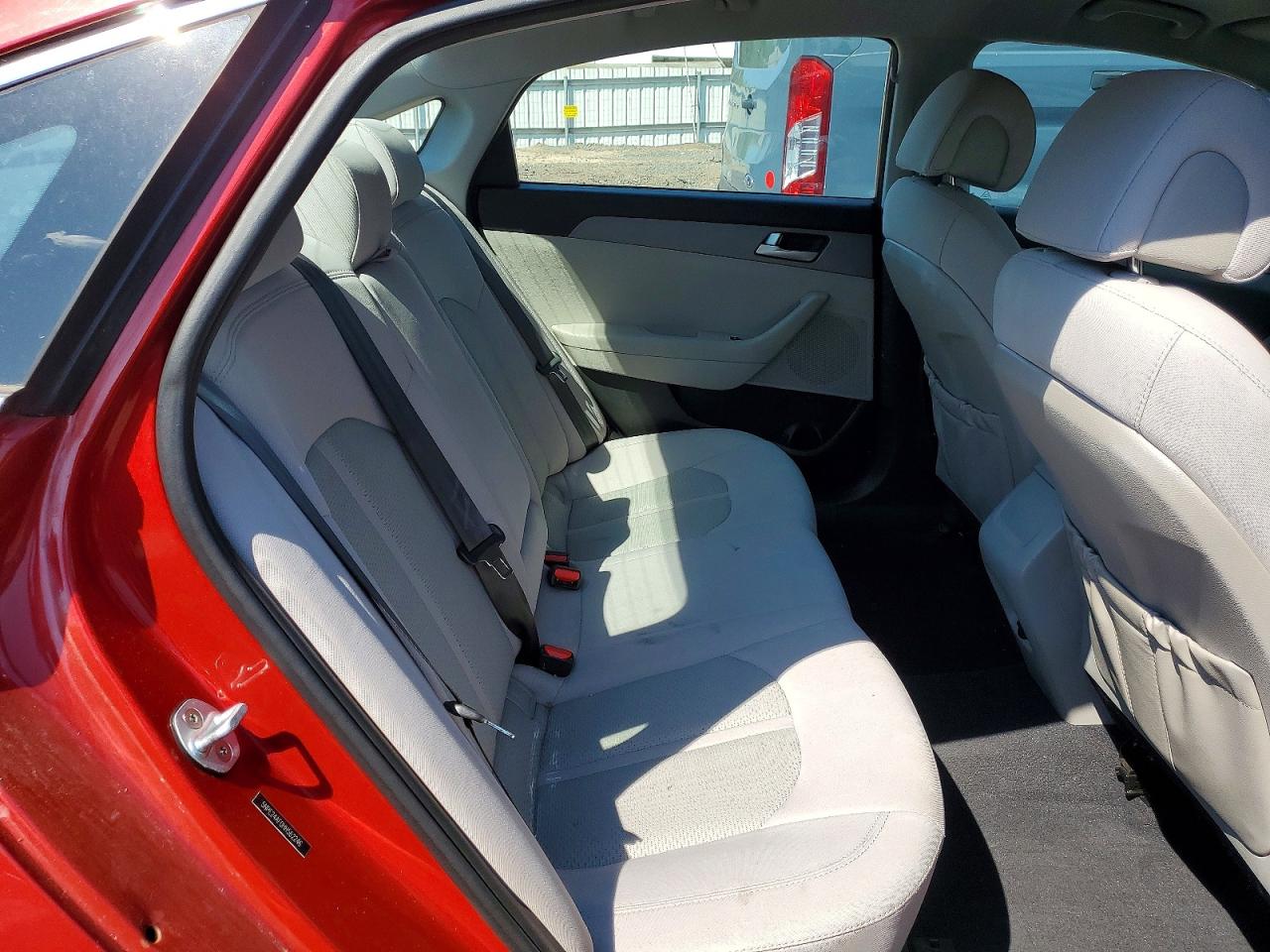 2017 HYUNDAI SONATA SE photo 19