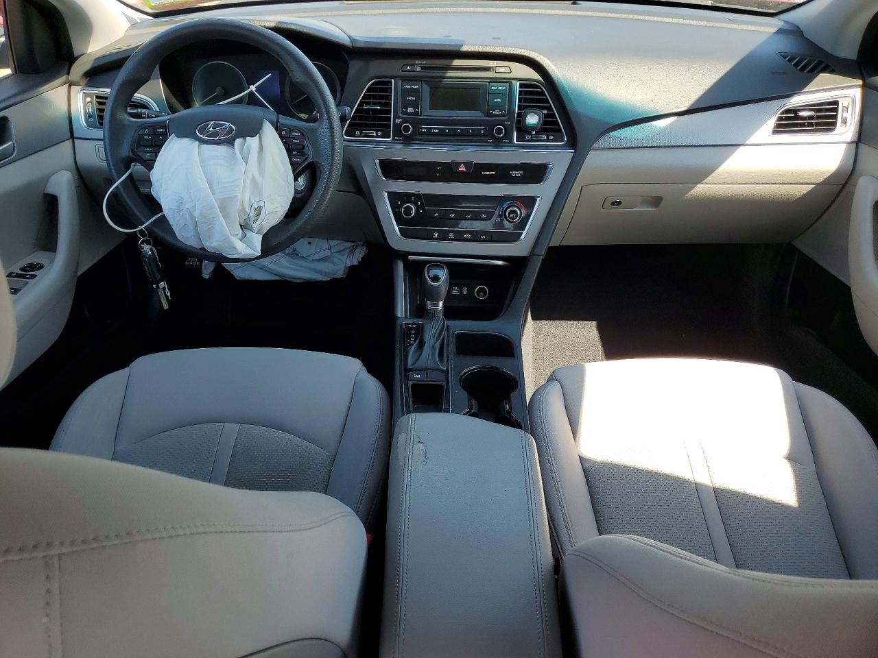 2017 HYUNDAI SONATA SE photo 15