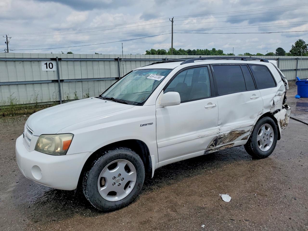 2004 TOYOTA HIGHLANDER