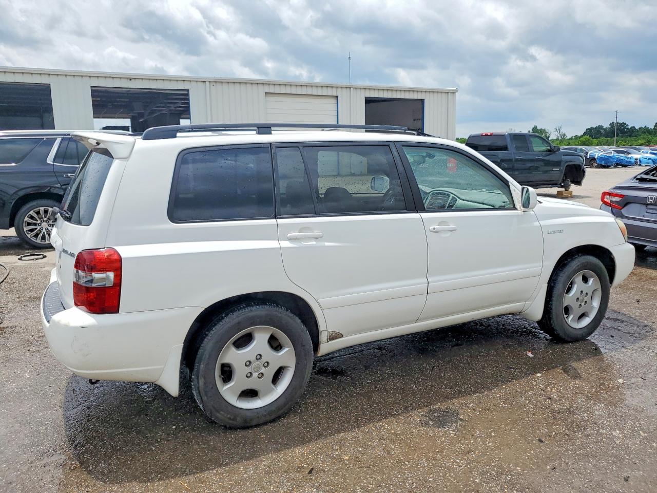 2004 TOYOTA HIGHLANDER LIMITED photo 5