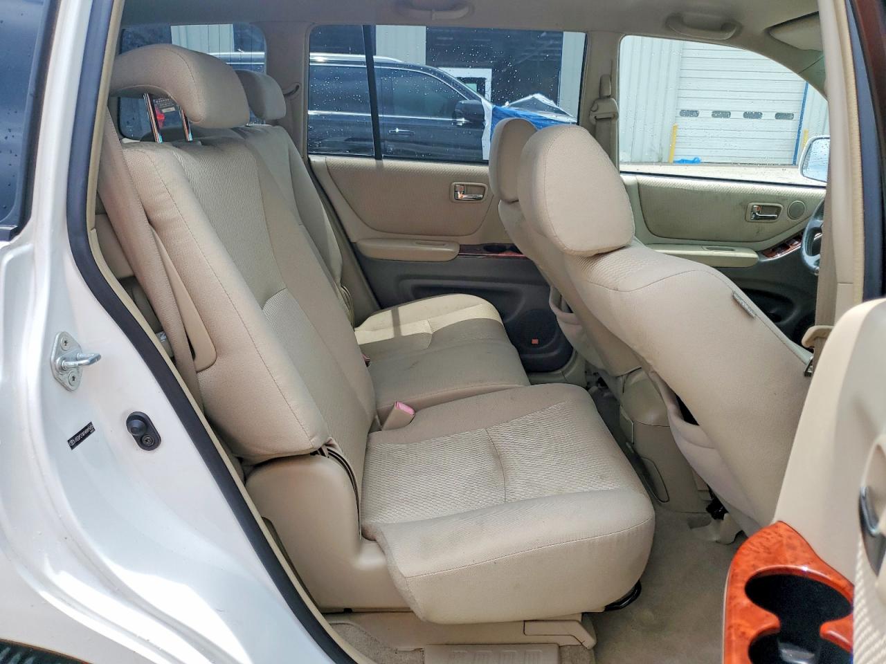 2004 TOYOTA HIGHLANDER LIMITED photo 21