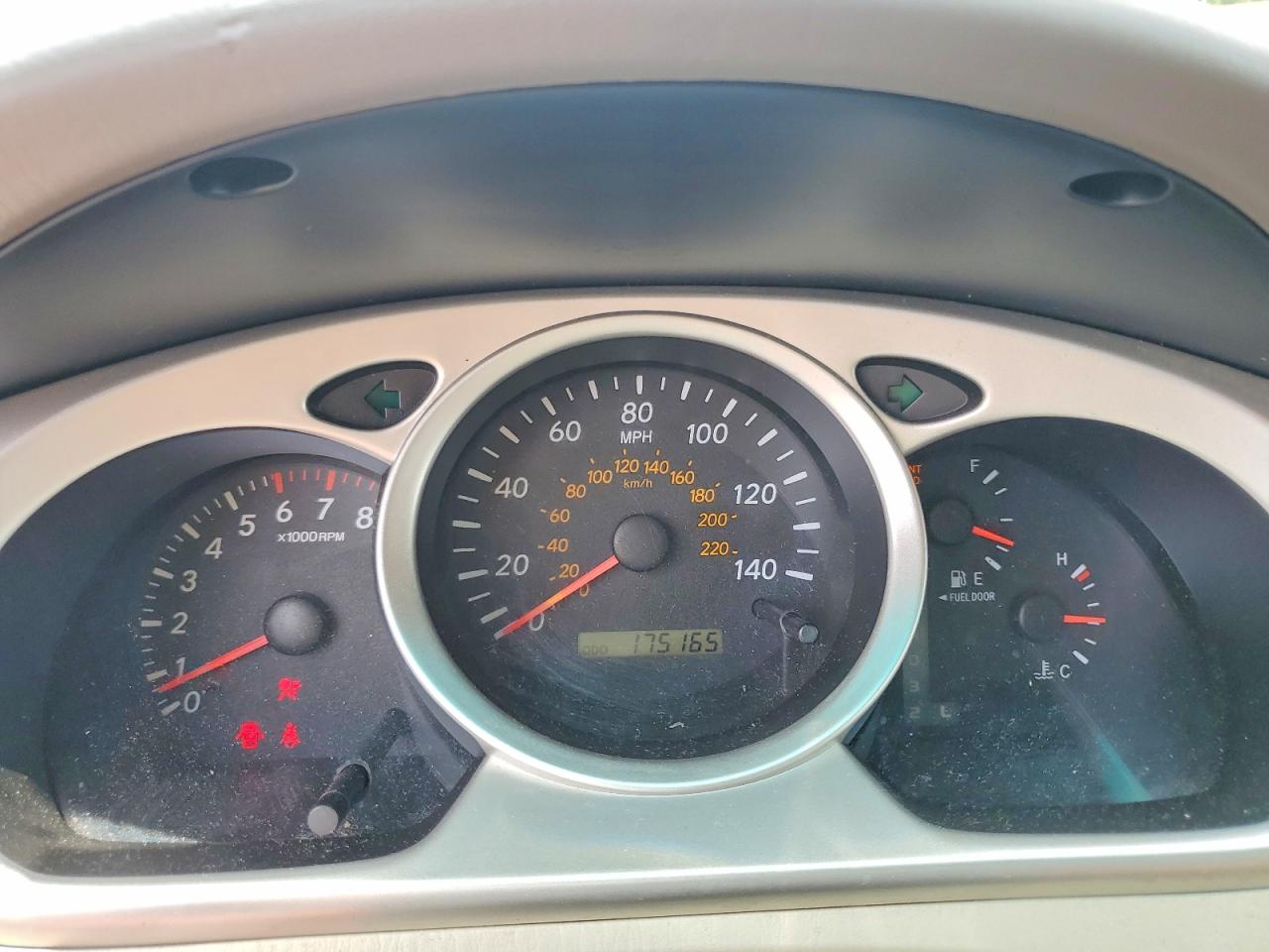 2004 TOYOTA HIGHLANDER LIMITED photo 17