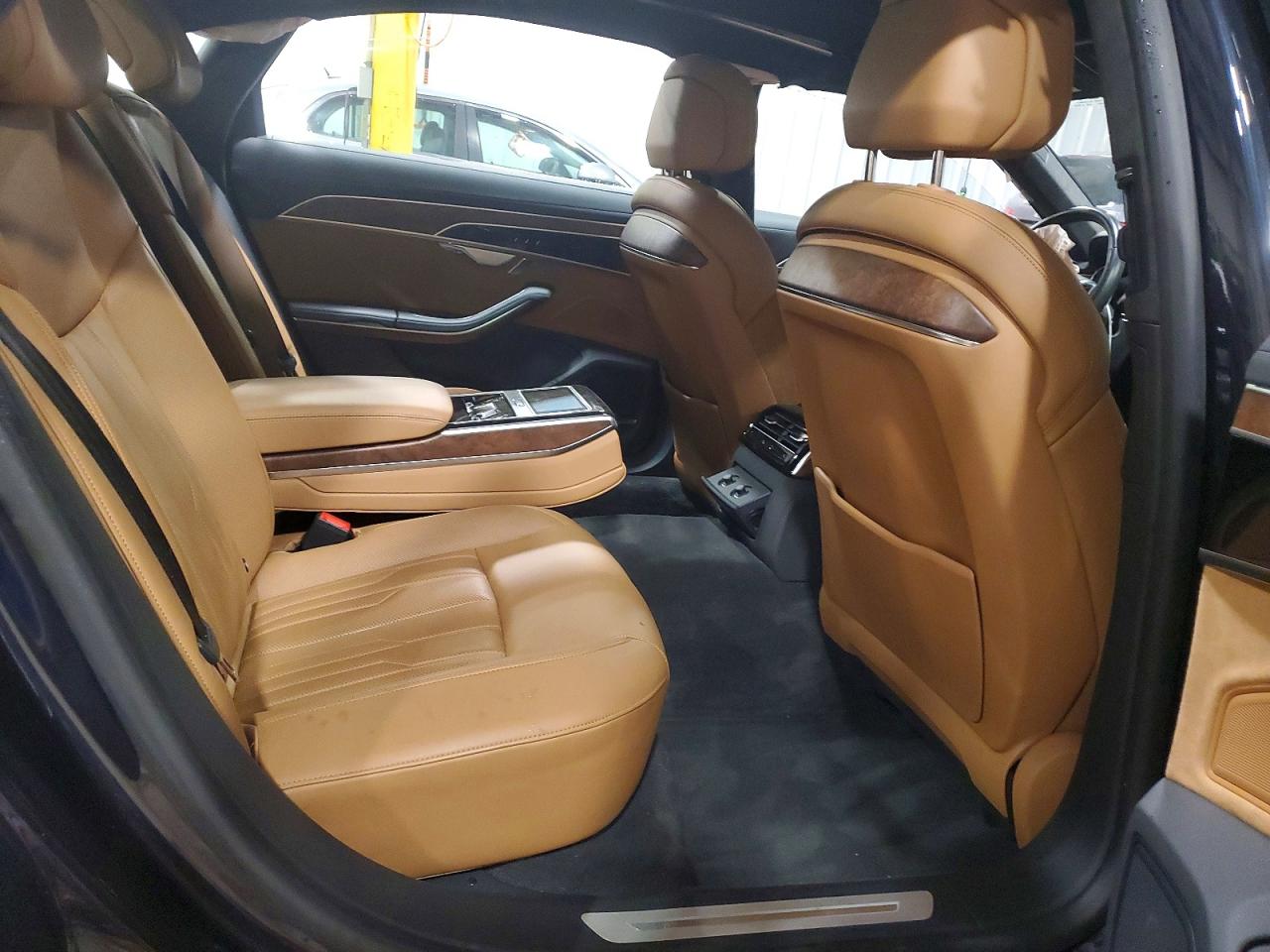 2021 AUDI A8 L E photo 10