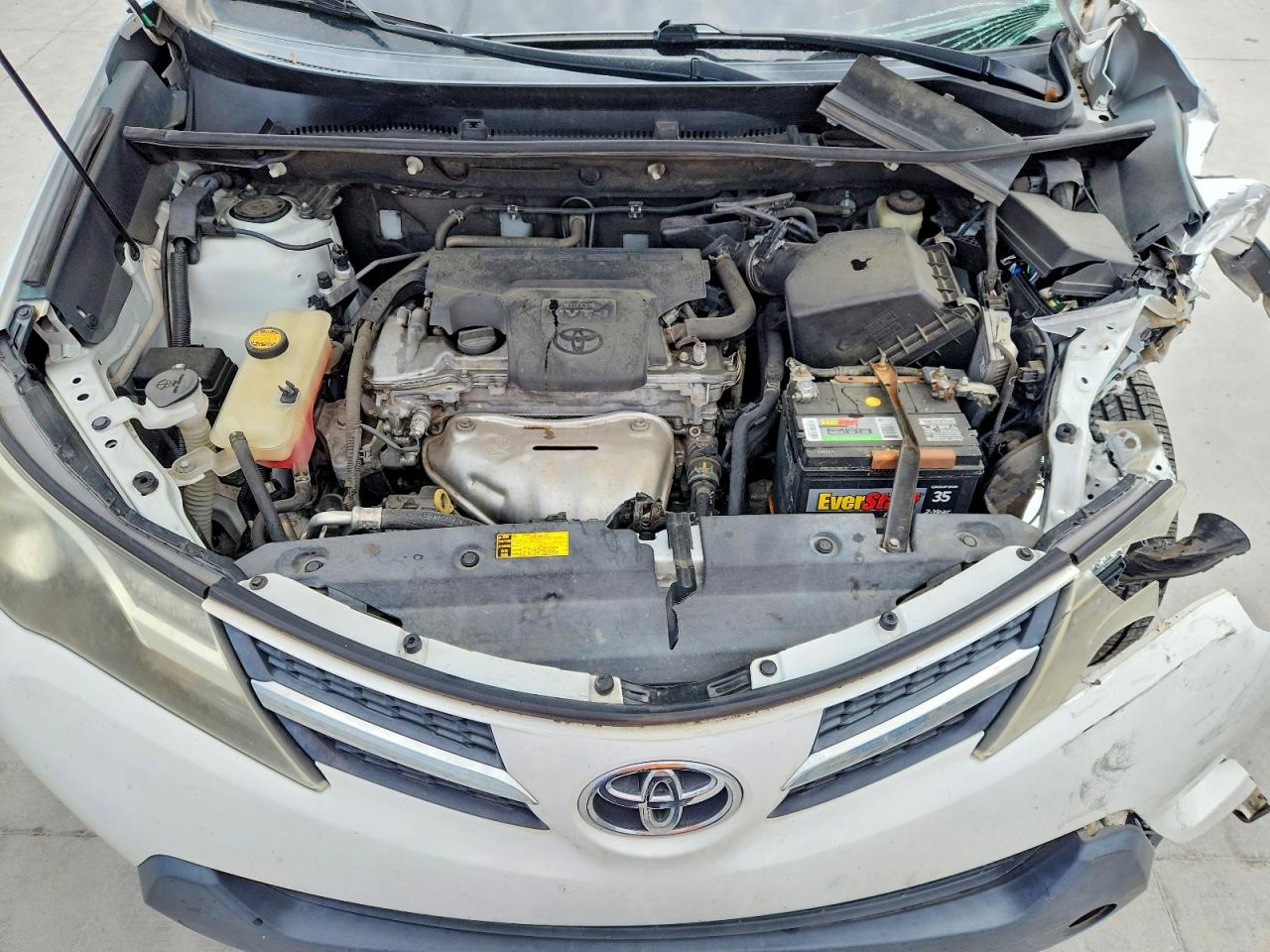 2014 TOYOTA RAV4 LE photo 23