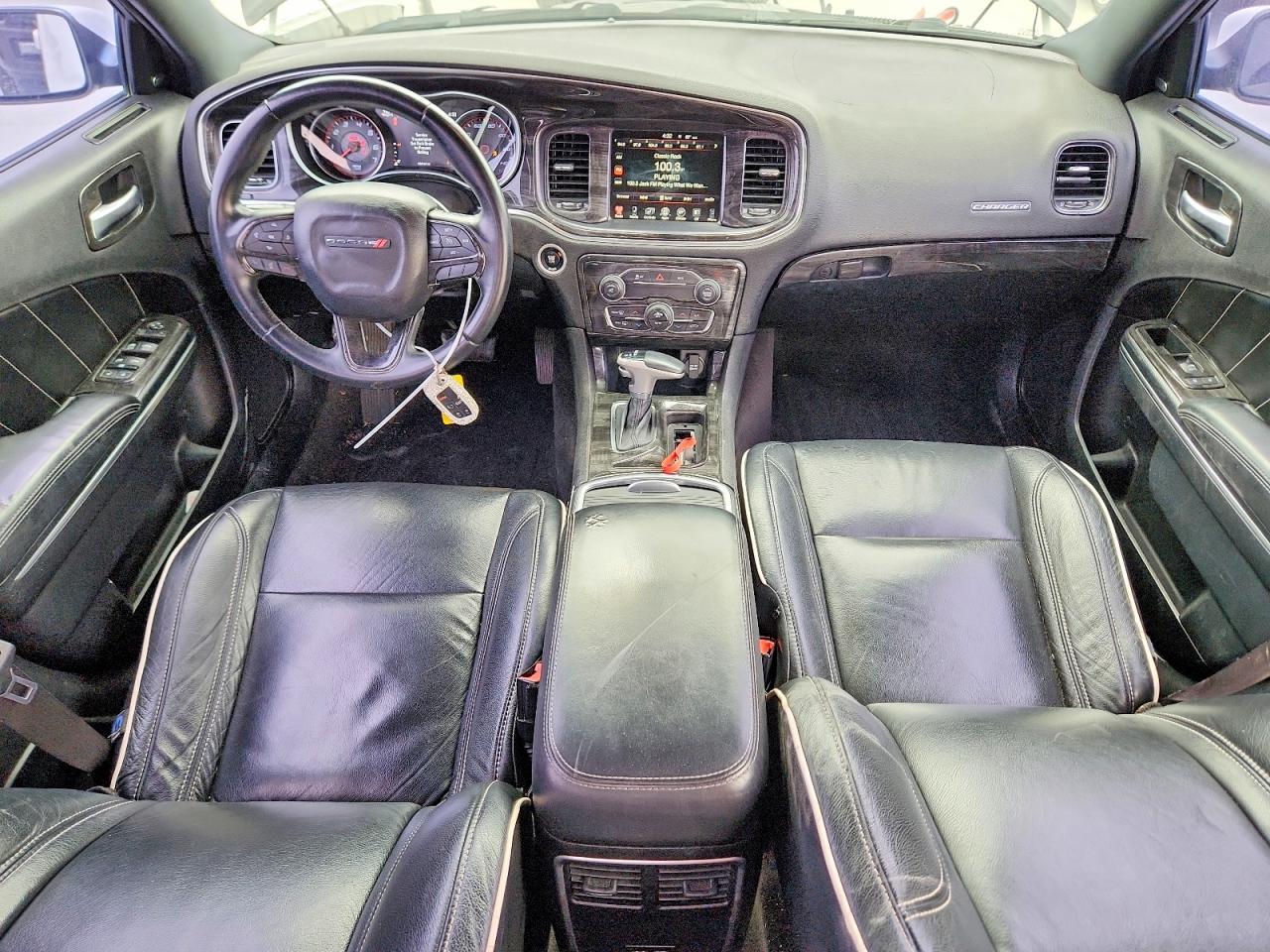 2015 DODGE CHARGER SXT photo 8