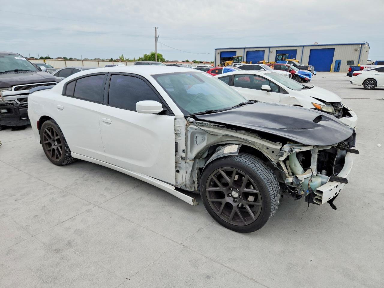 2015 DODGE CHARGER SXT photo 4