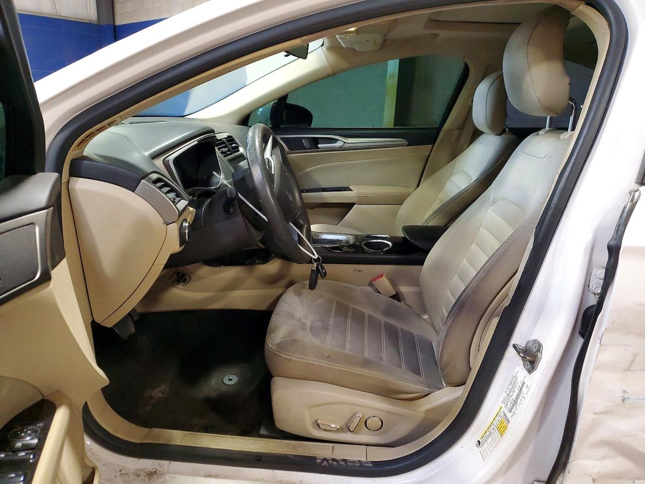 2013 FORD FUSION SE photo 13