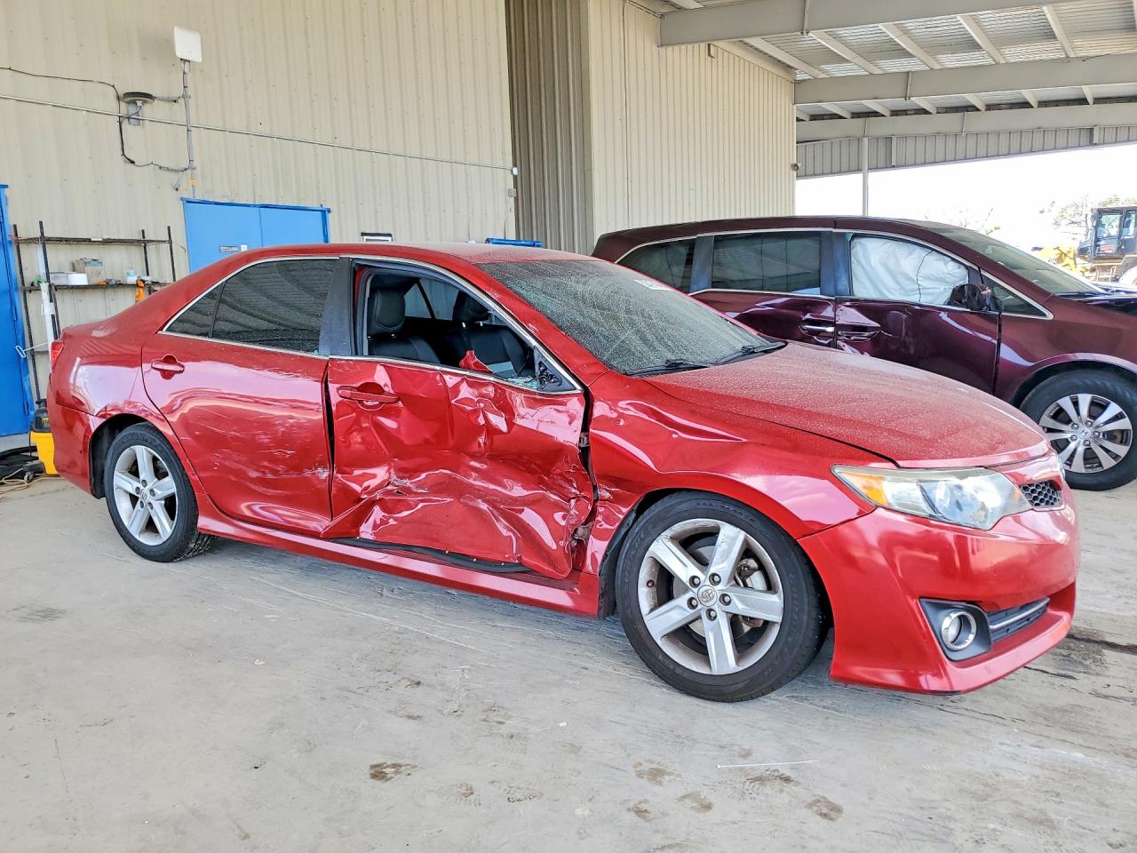 2014 TOYOTA CAMRY SE photo 7