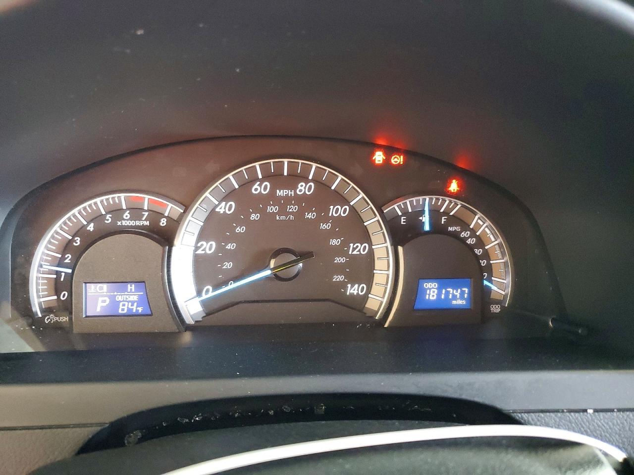 2014 TOYOTA CAMRY SE photo 17