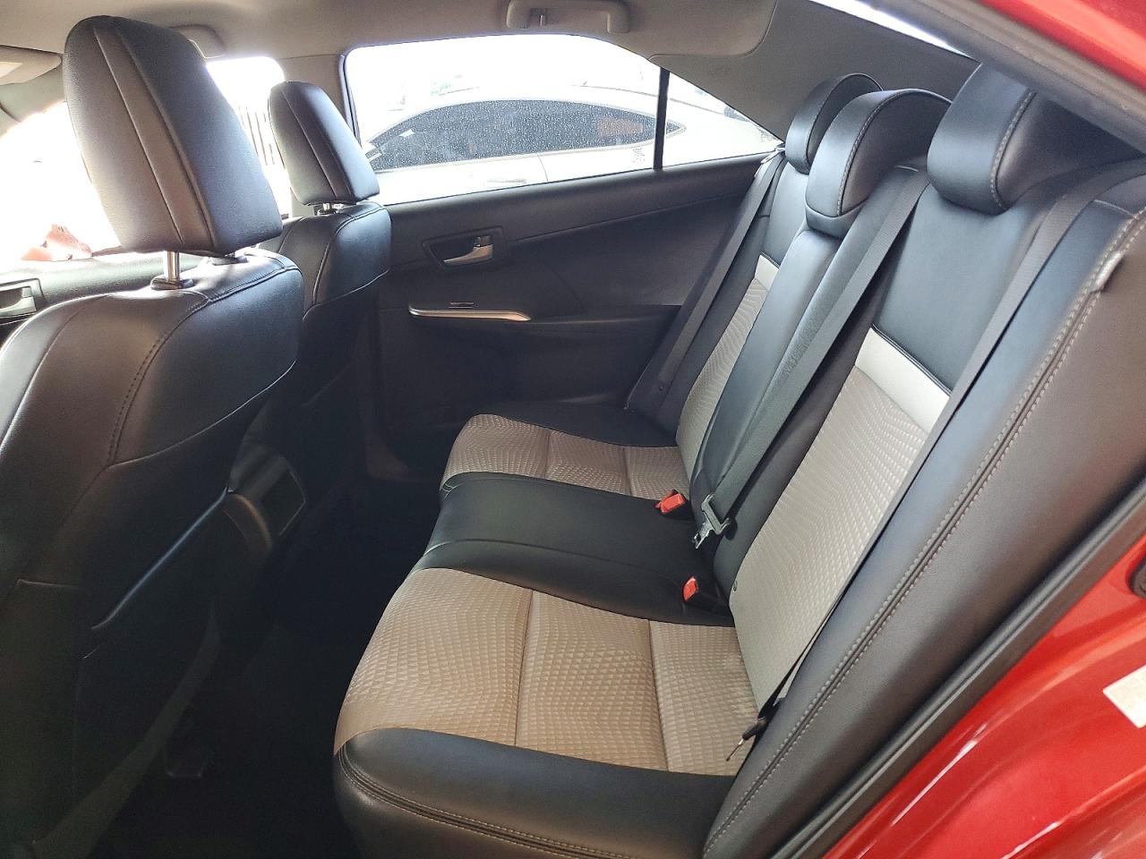 2014 TOYOTA CAMRY SE photo 19