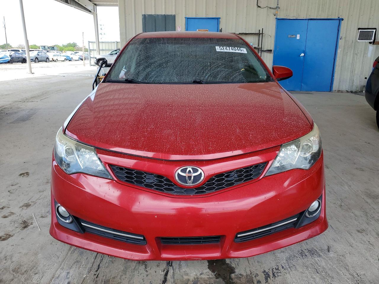 2014 TOYOTA CAMRY SE photo 9