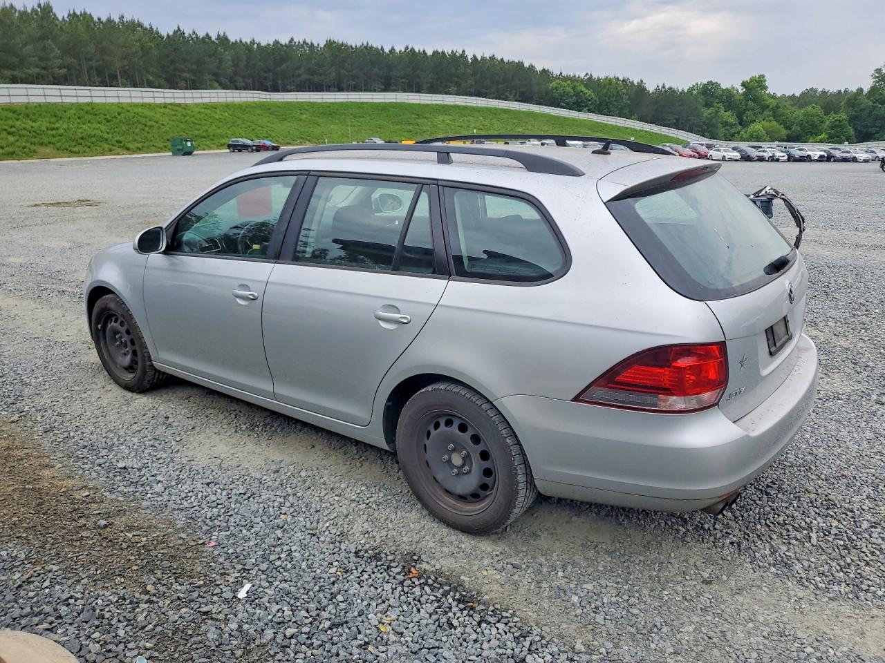 2013 VOLKSWAGEN JETTA S photo 4