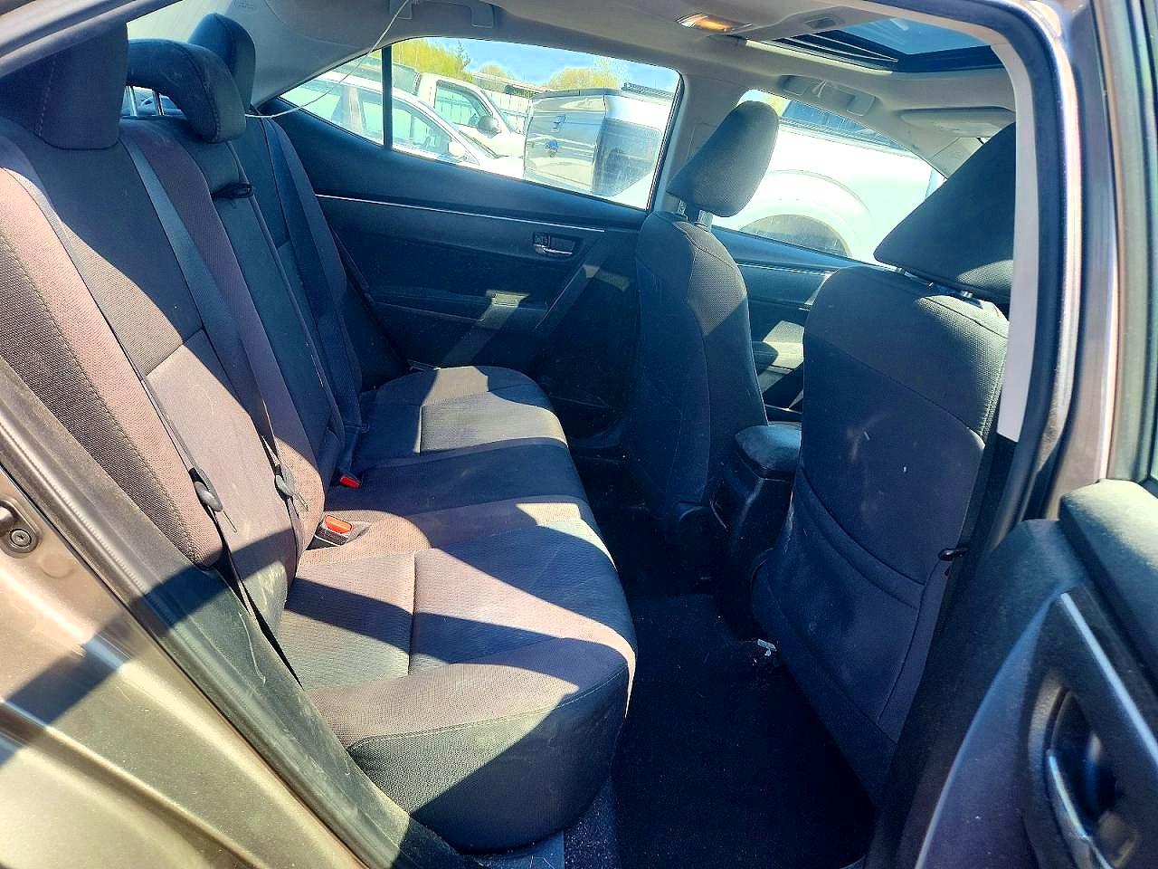2017 TOYOTA COROLLA LE photo 28