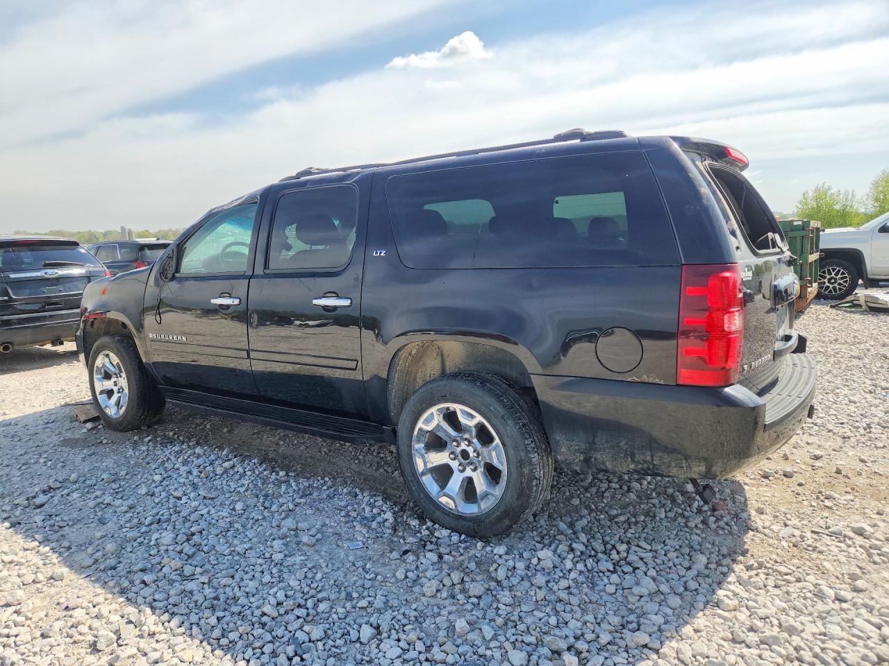 2008 CHEVROLET SUBURBAN K1500 LS photo 4