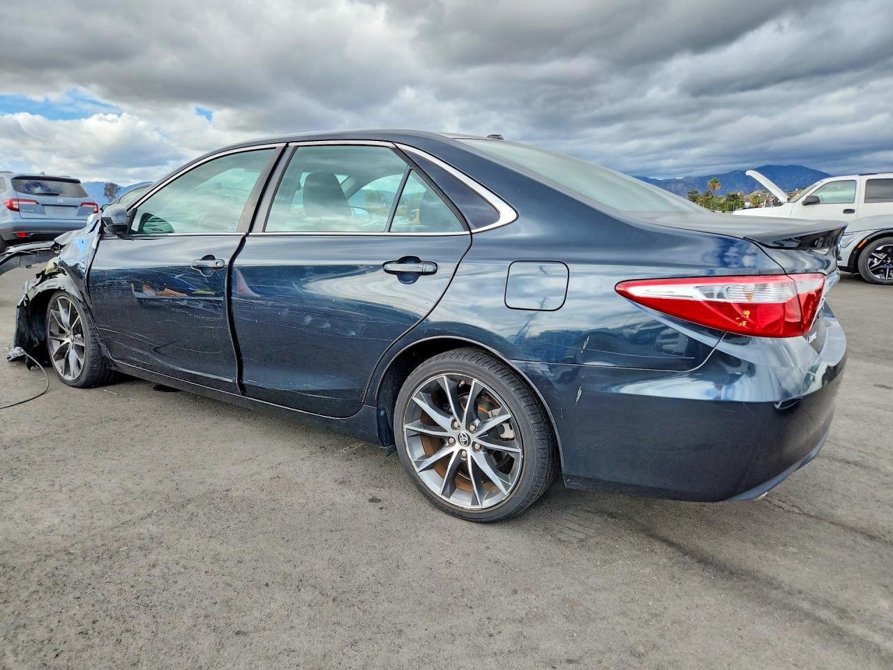 2015 TOYOTA CAMRY XSE V6 photo 3