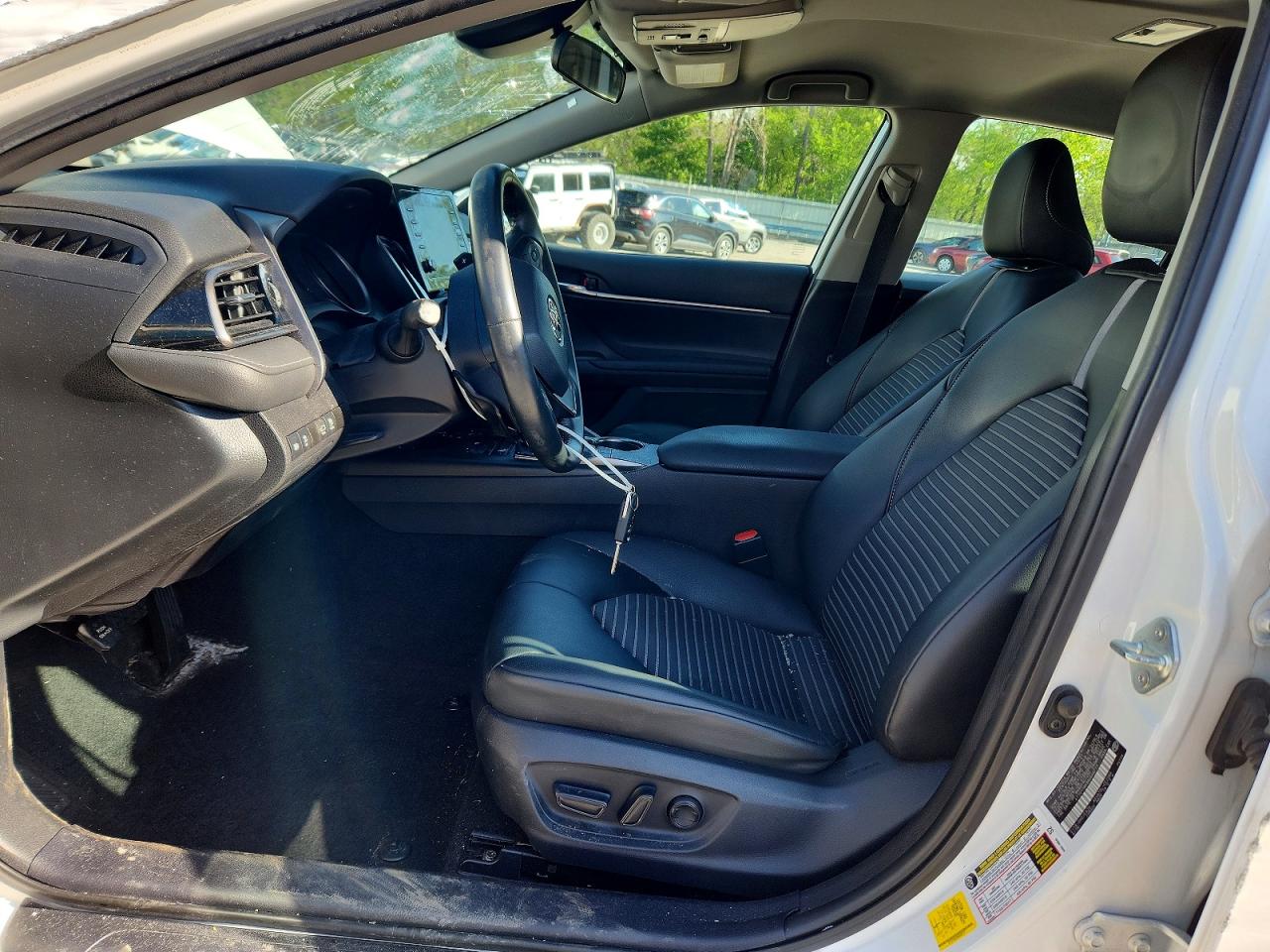 2022 TOYOTA CAMRY SE photo 19