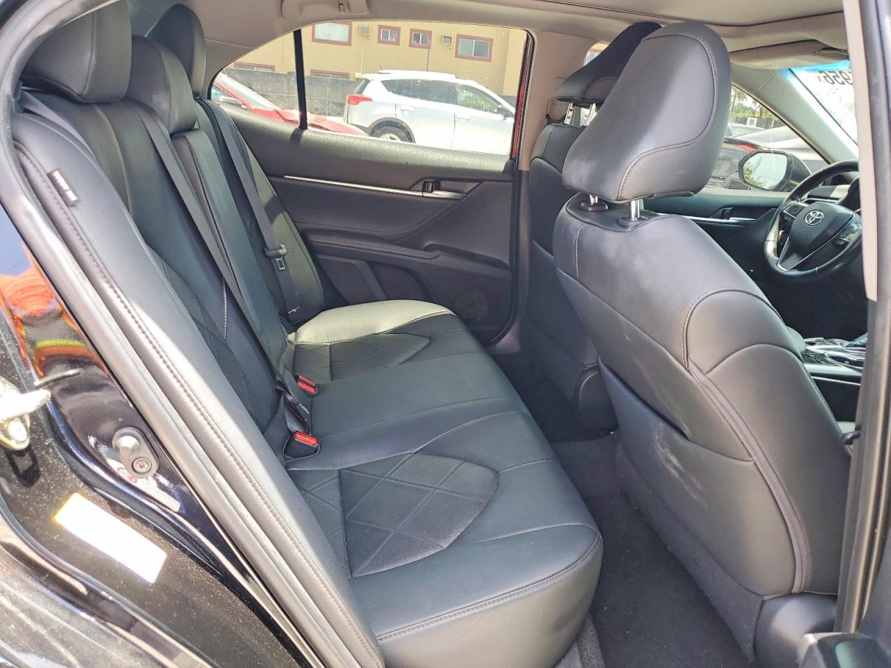 2018 TOYOTA CAMRY XLE photo 19