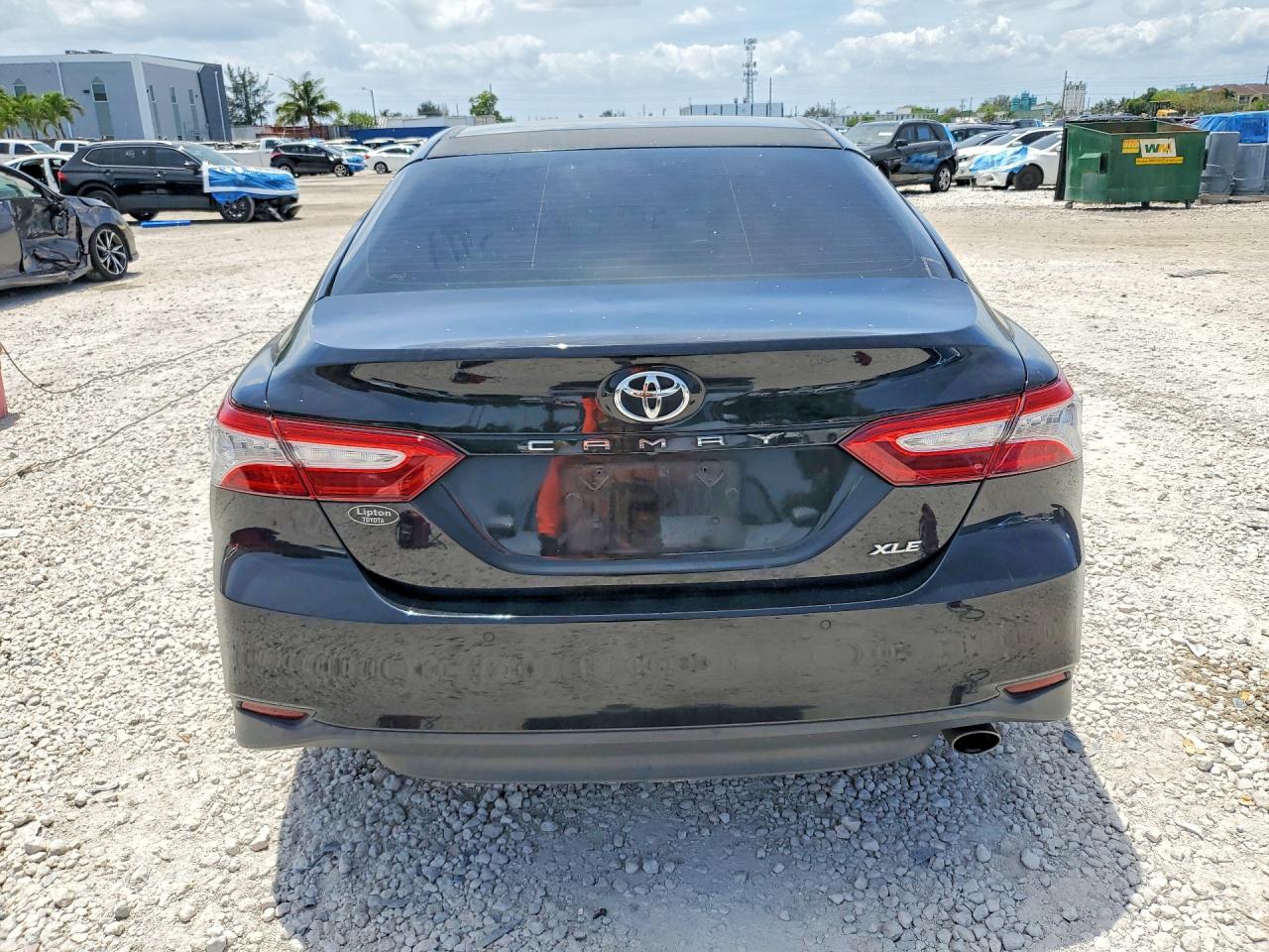 2018 TOYOTA CAMRY XLE photo 11