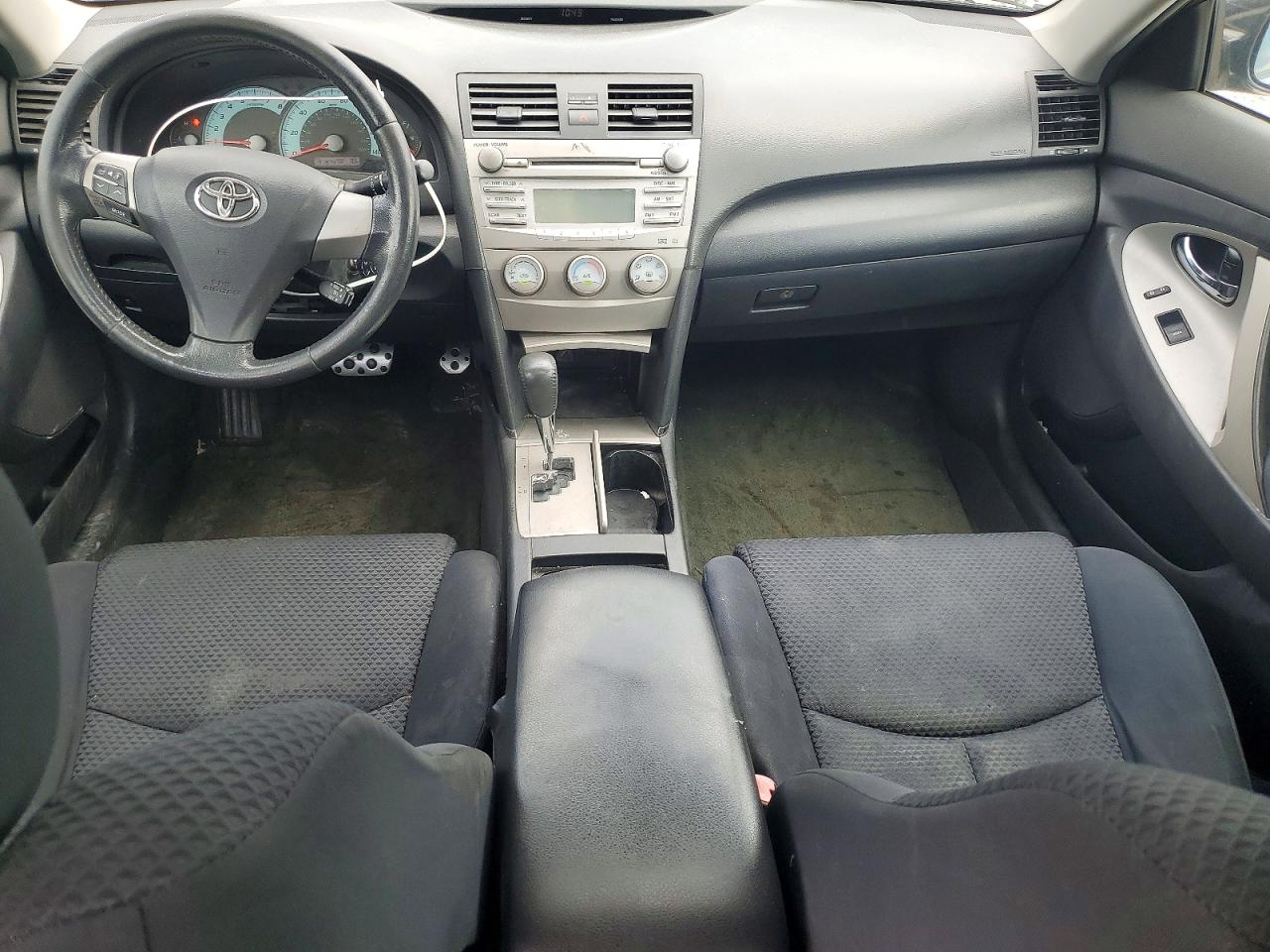 2011 TOYOTA CAMRY SE photo 15