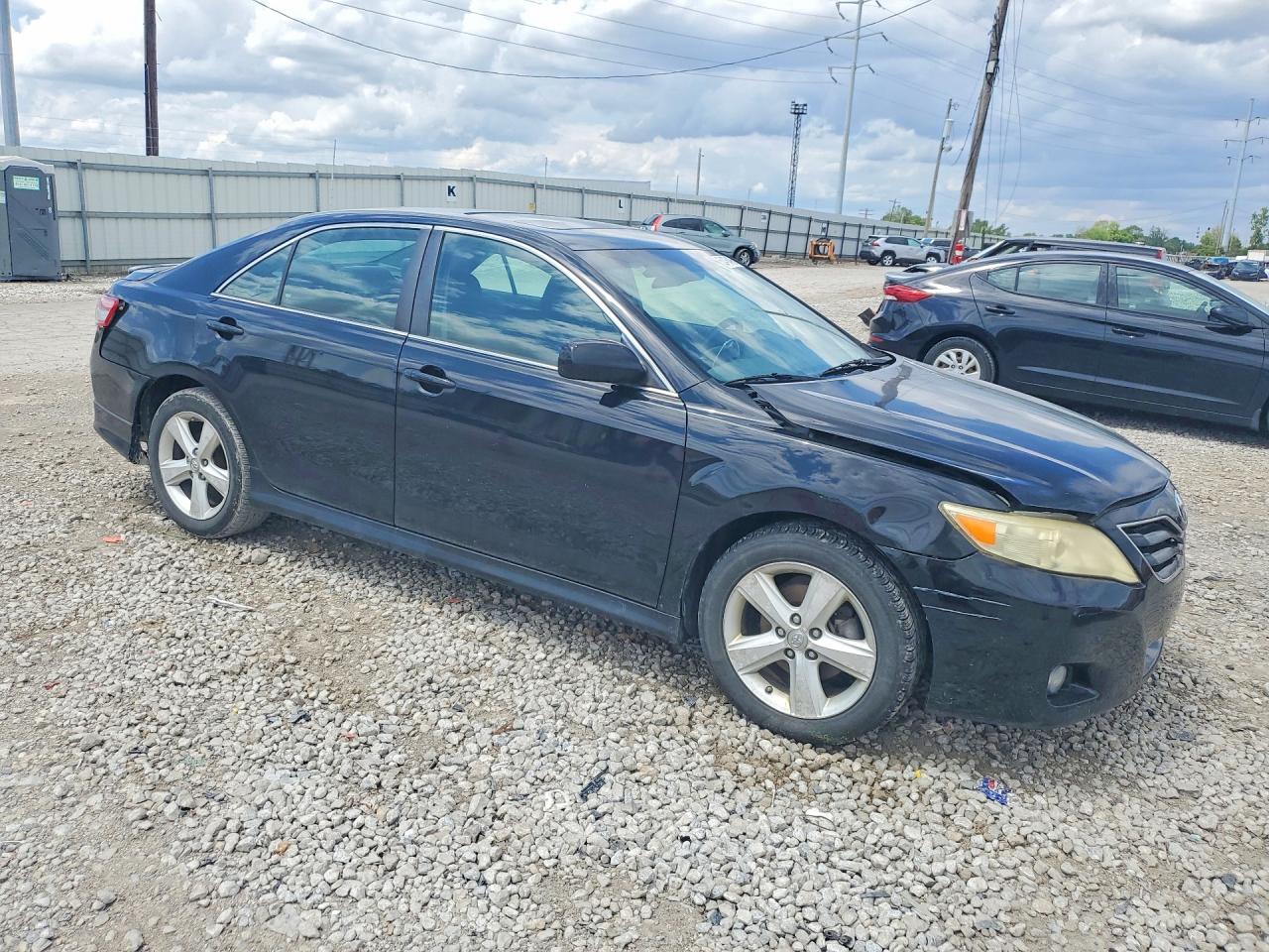 2011 TOYOTA CAMRY SE photo 7