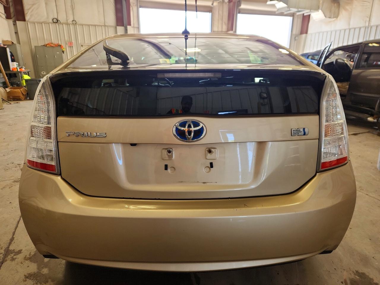 2011 TOYOTA PRIUS FOUR photo 6