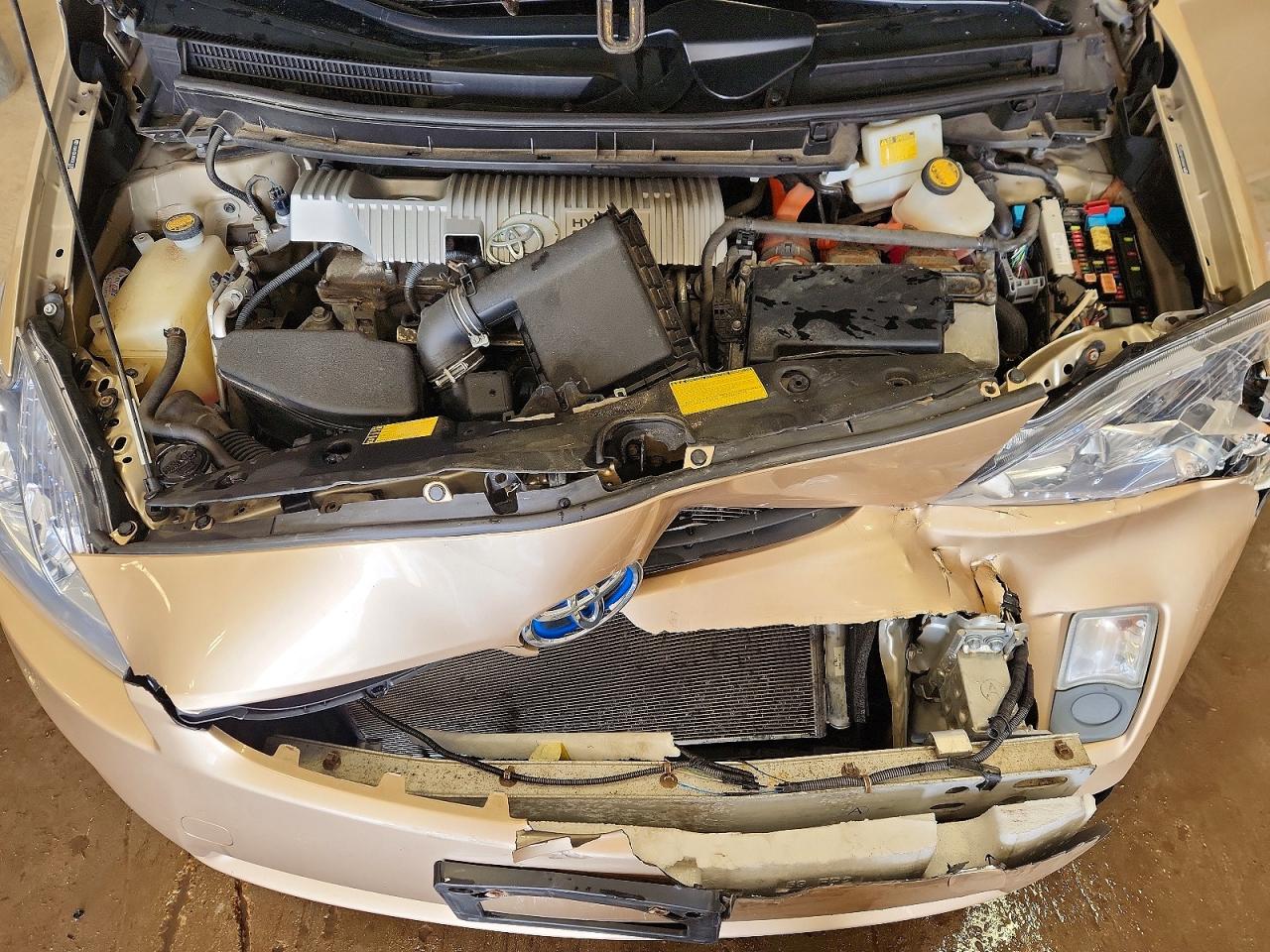2011 TOYOTA PRIUS FOUR photo 11