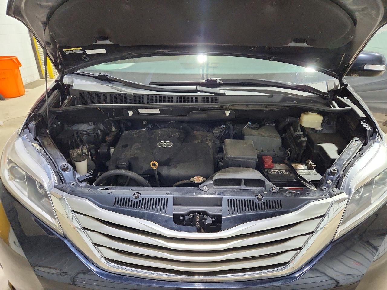 2017 TOYOTA SIENNA LIMITED 7-PASSENGER photo 12