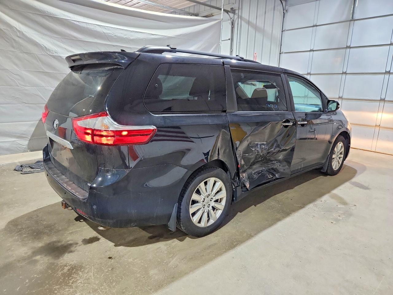 2017 TOYOTA SIENNA LIMITED 7-PASSENGER photo 3