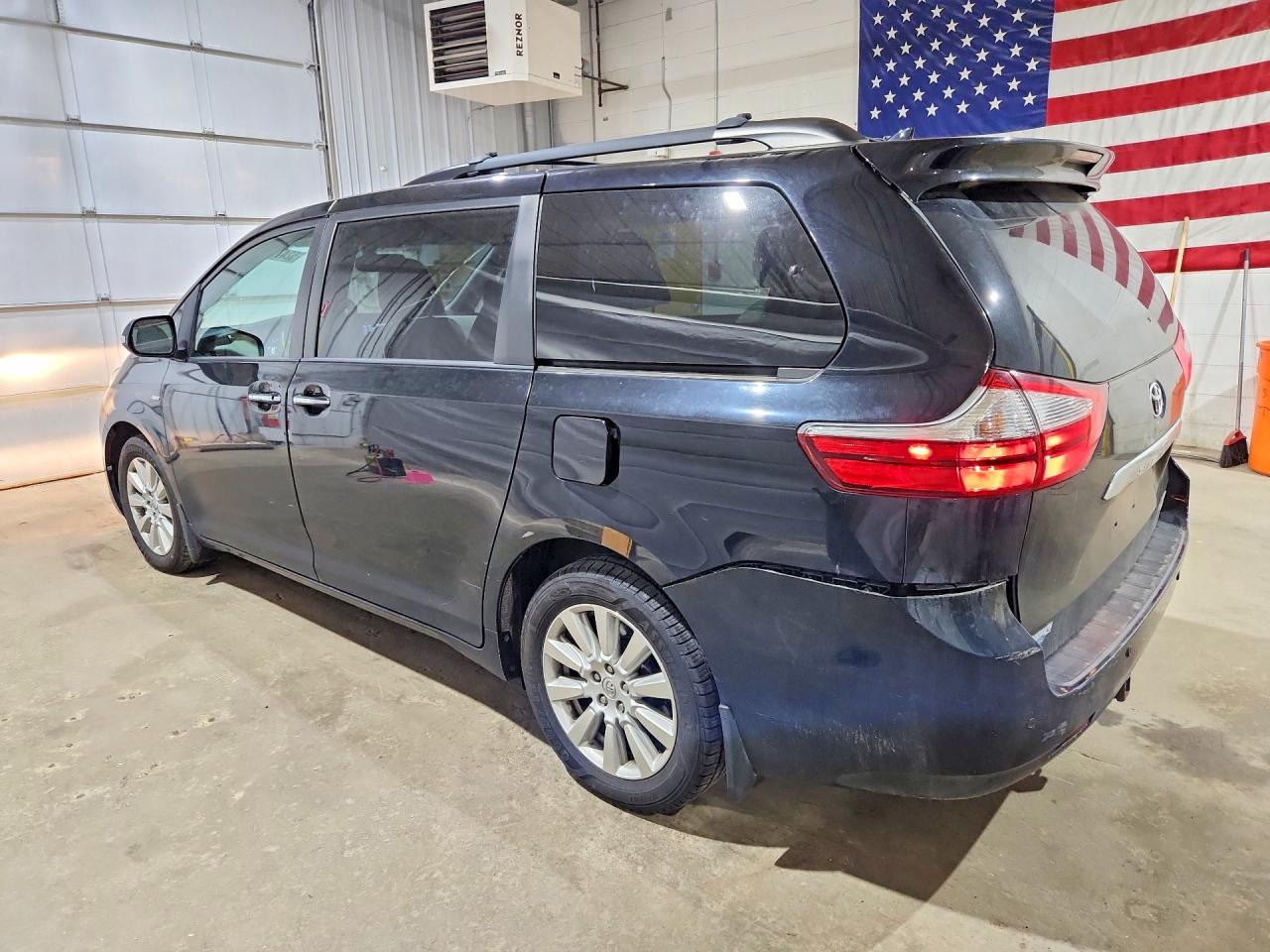 2017 TOYOTA SIENNA LIMITED 7-PASSENGER photo 2