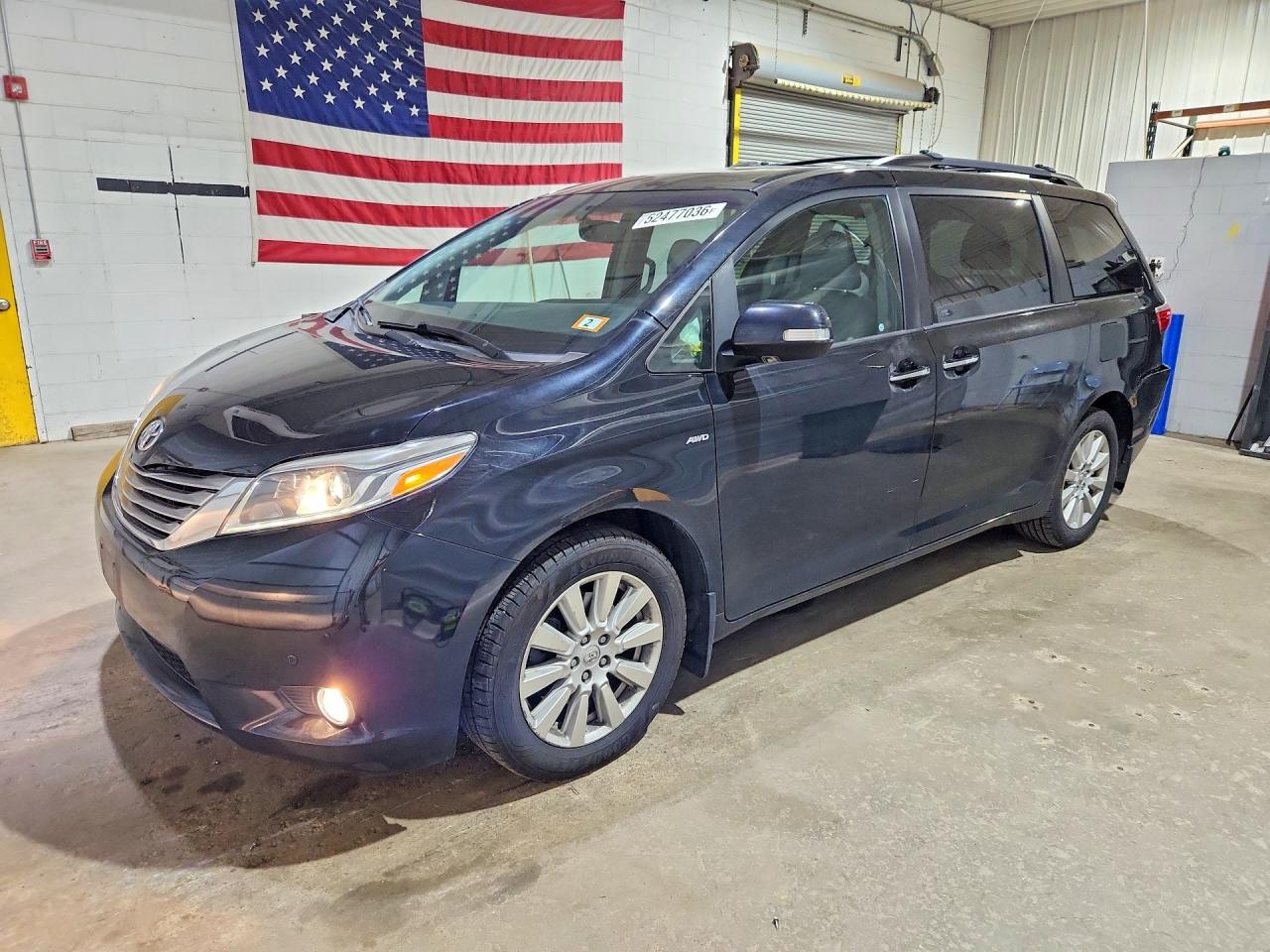 2017 TOYOTA SIENNA