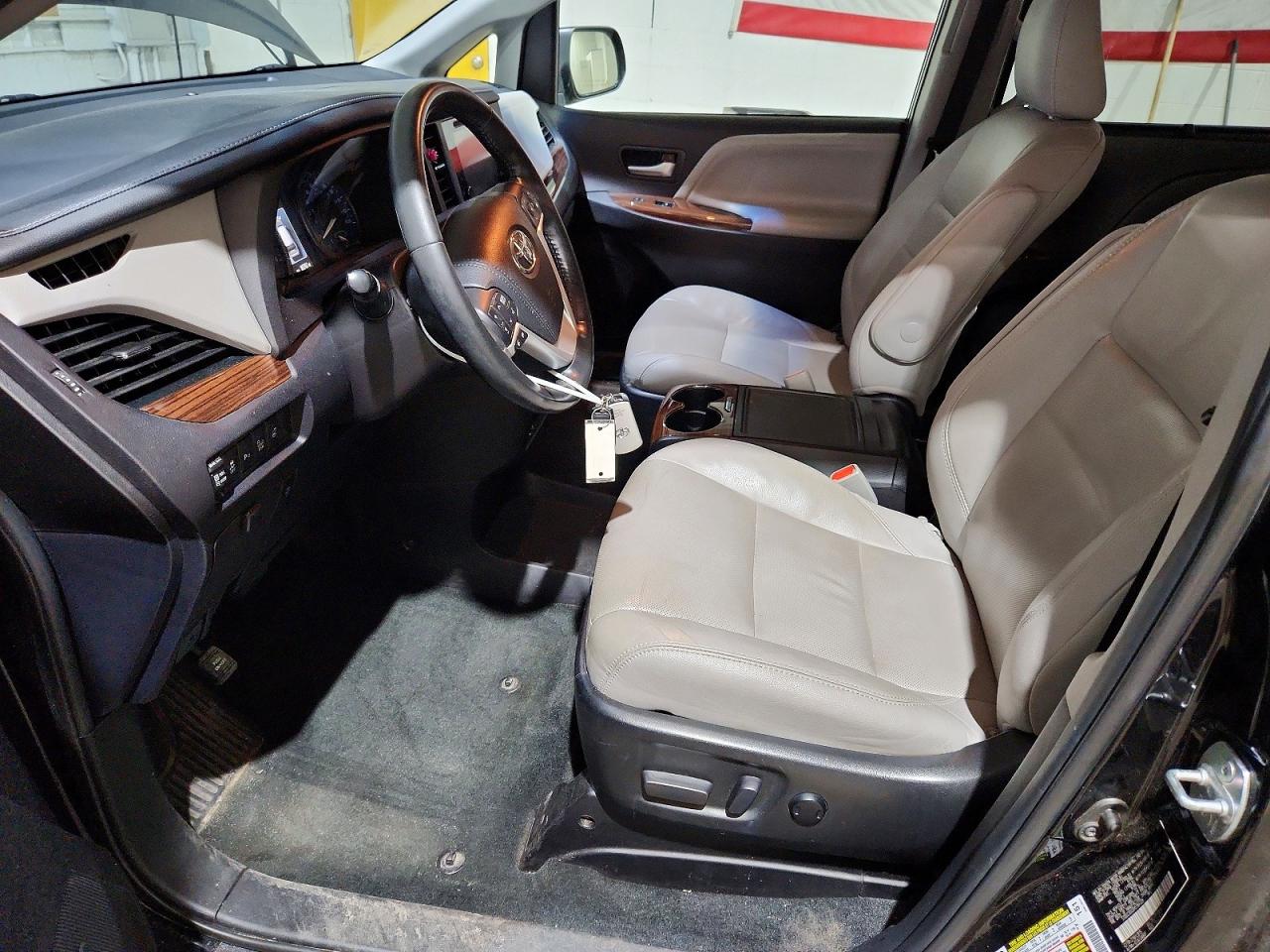 2017 TOYOTA SIENNA LIMITED 7-PASSENGER photo 7