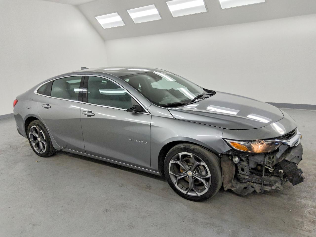 2023 CHEVROLET MALIBU LT photo 4