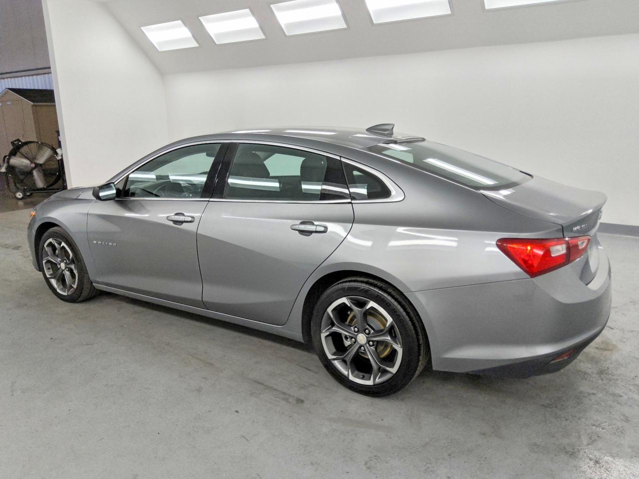 2023 CHEVROLET MALIBU LT photo 2