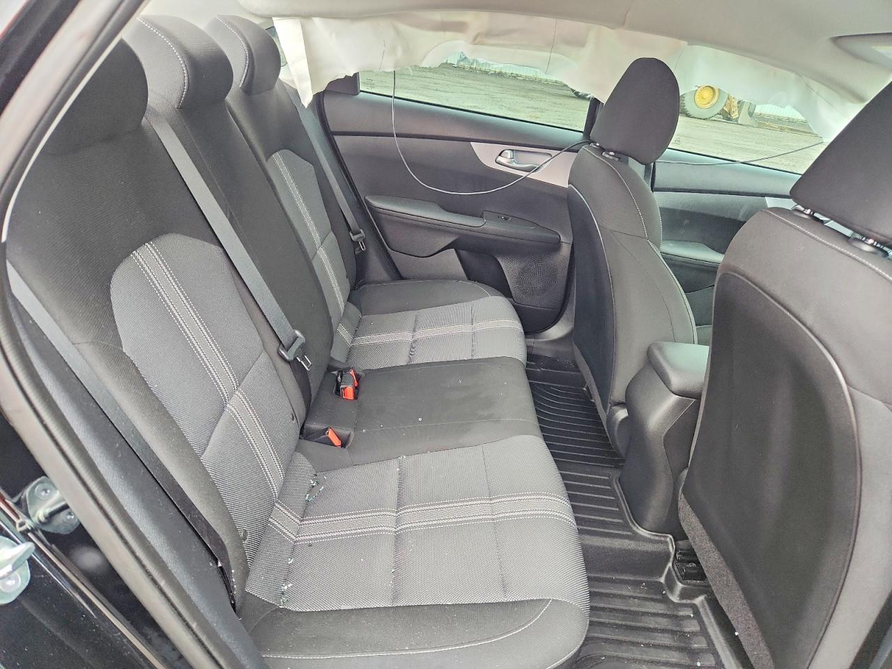 2023 KIA FORTE LX photo 28