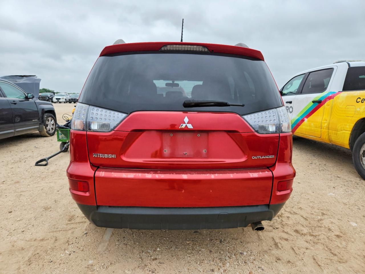 2012 MITSUBISHI OUTLANDER photo 11