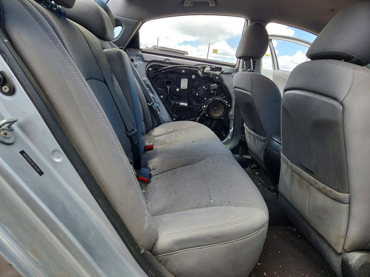 2011 HYUNDAI SONATA GLS photo 19
