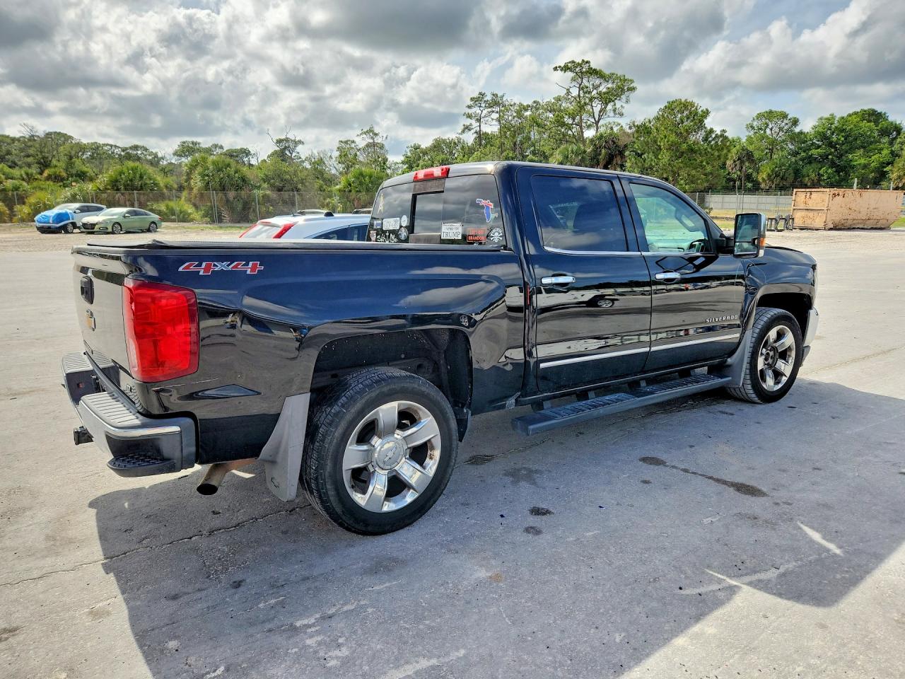 2017 CHEVROLET SILVERADO K1500 LTZ photo 5