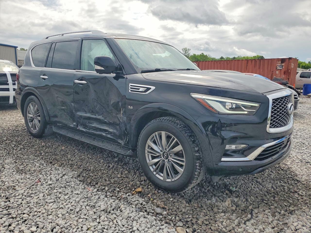 2019 INFINITI QX80 LUXE photo 7