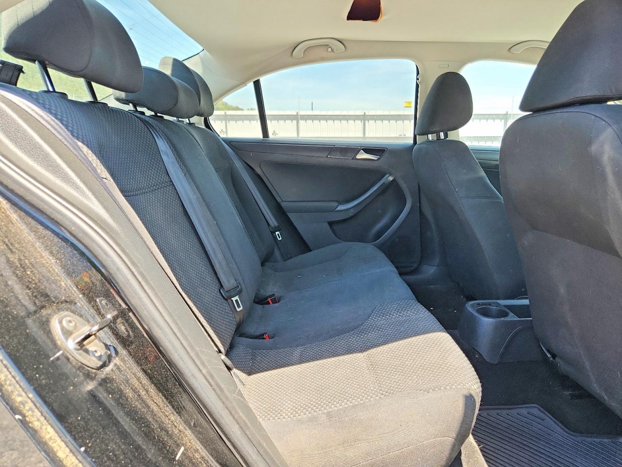 2012 VOLKSWAGEN JETTA BASE photo 19