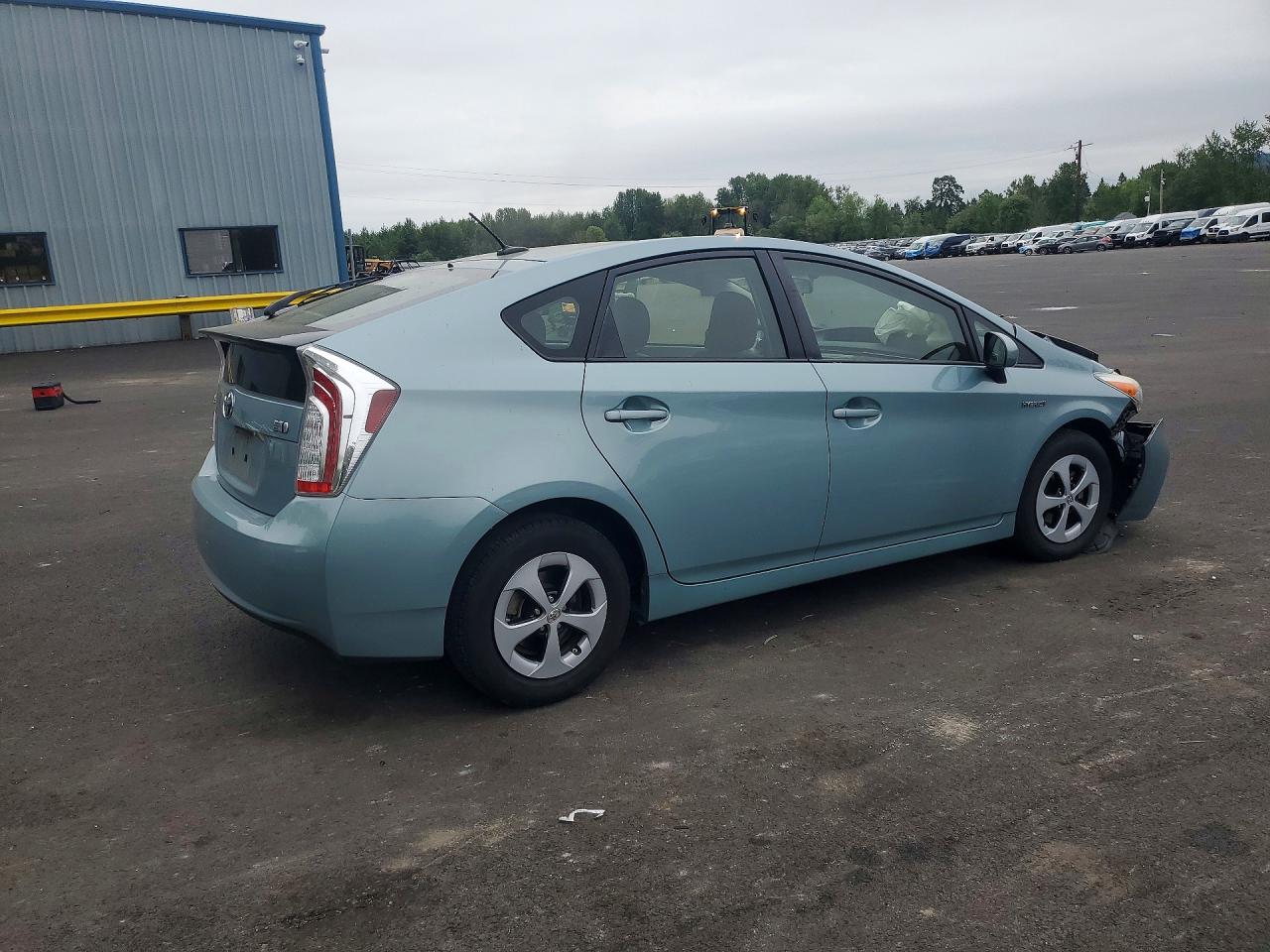 2013 TOYOTA PRIUS THREE photo 5