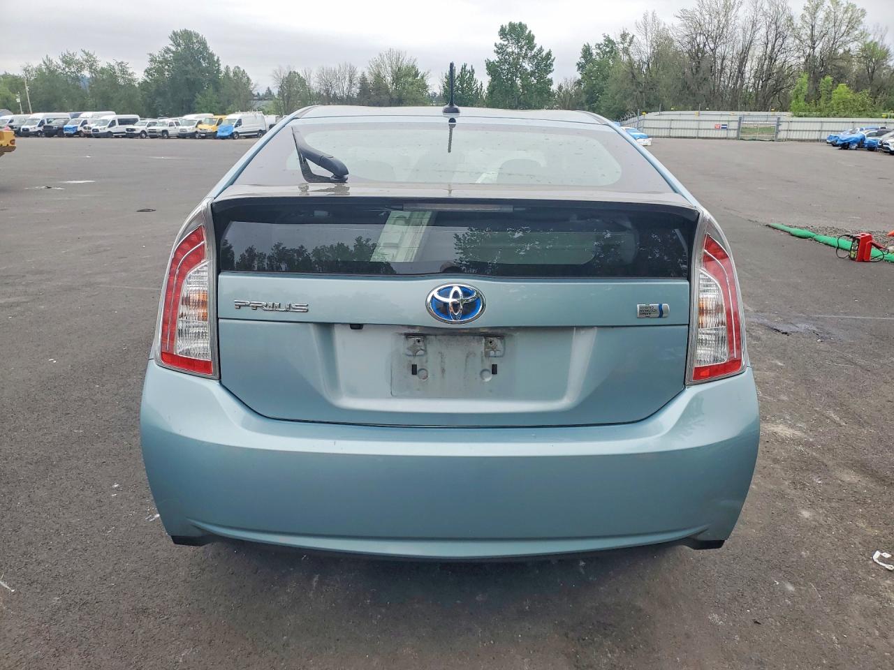 2013 TOYOTA PRIUS THREE photo 11