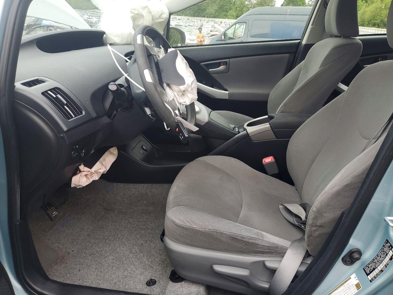 2013 TOYOTA PRIUS THREE photo 13