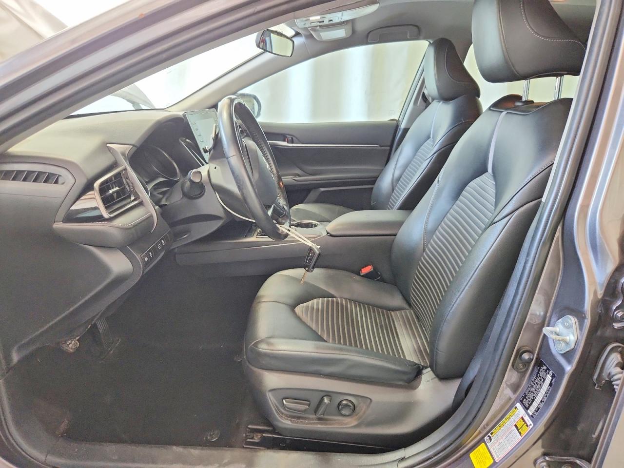 2021 TOYOTA CAMRY SE photo 13