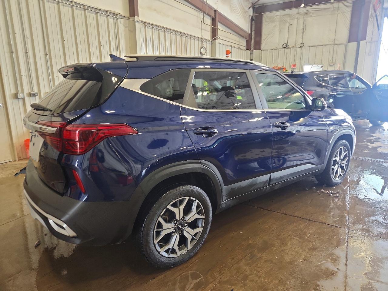 2023 KIA SELTOS EX photo 5