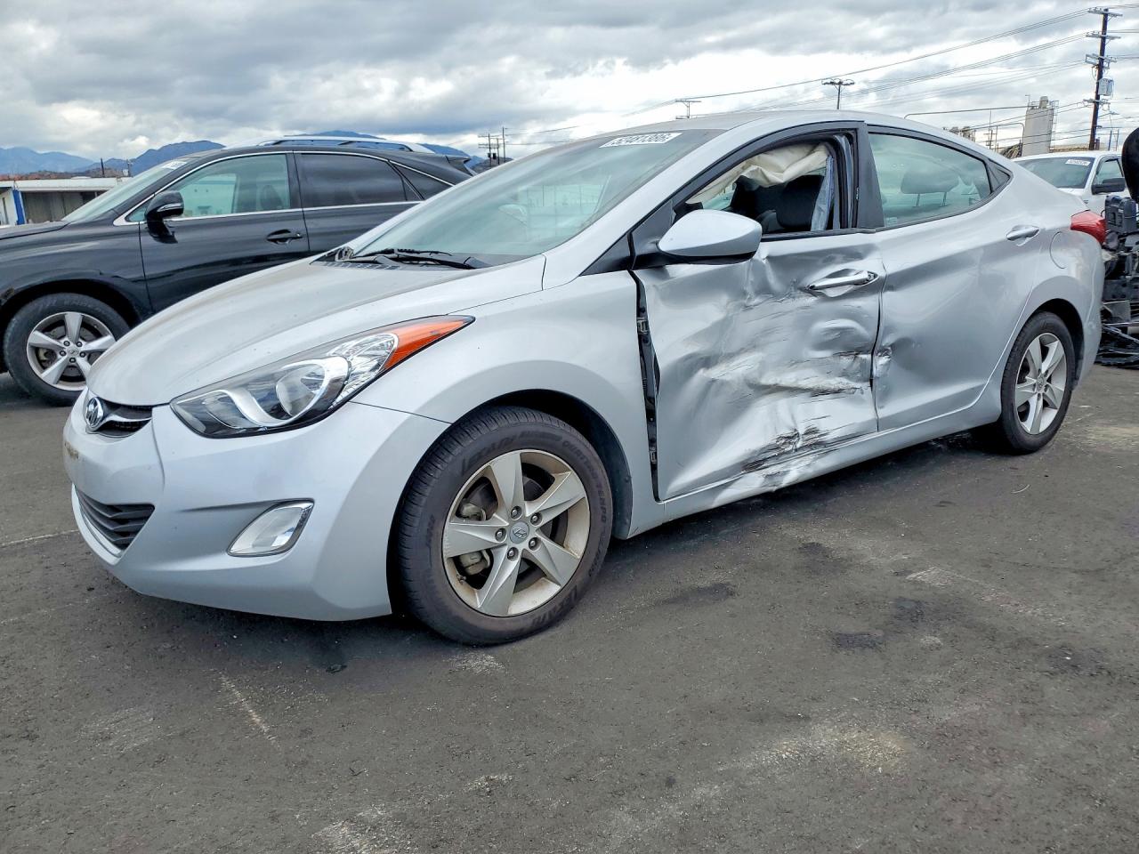 2013 HYUNDAI ELANTRA