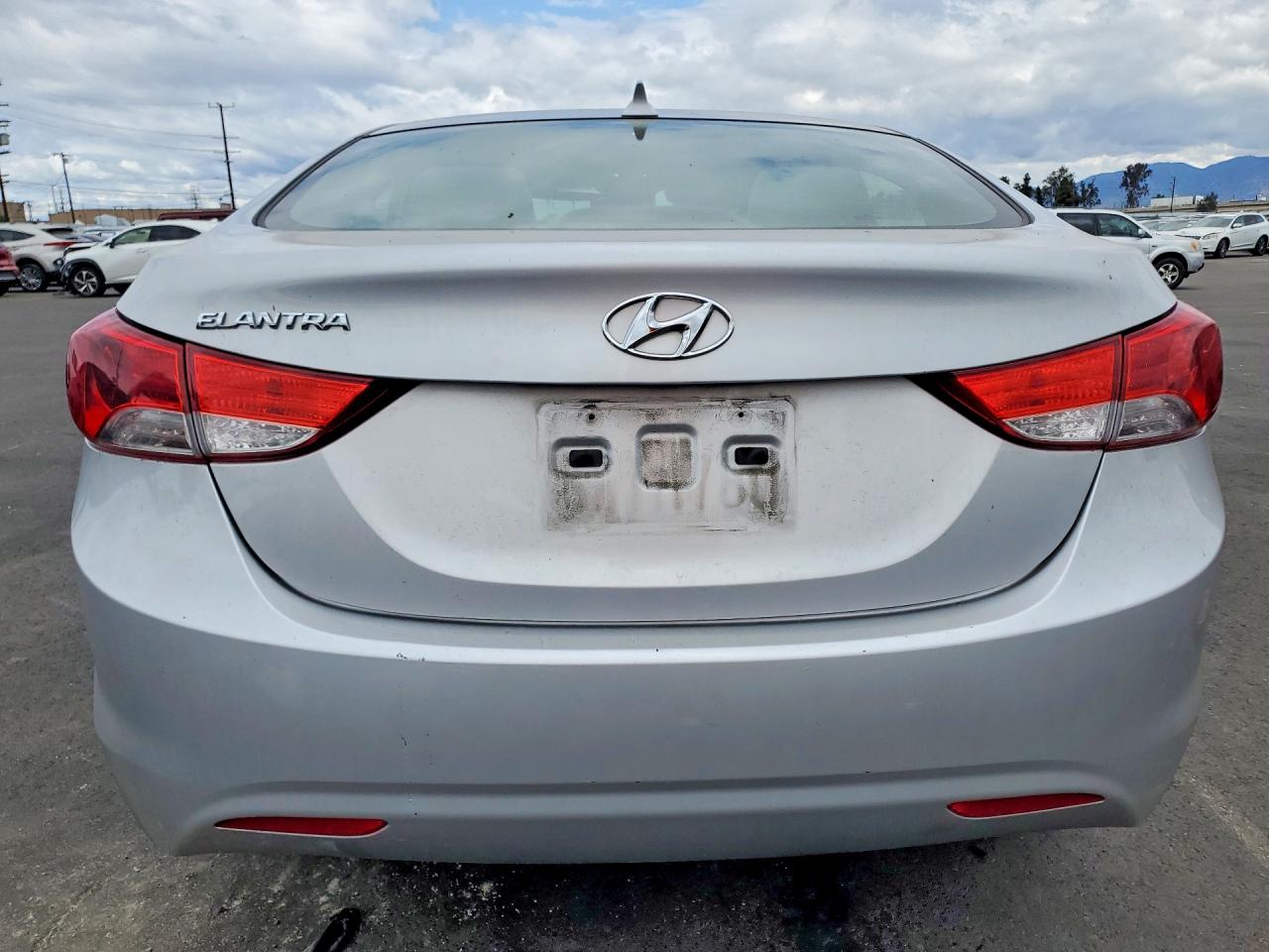 2013 HYUNDAI ELANTRA GLS photo 11