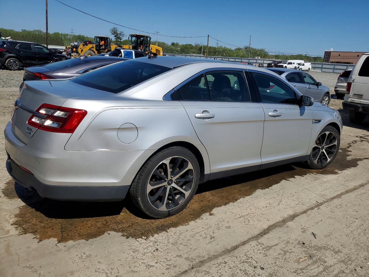 2015 FORD TAURUS SEL photo 5