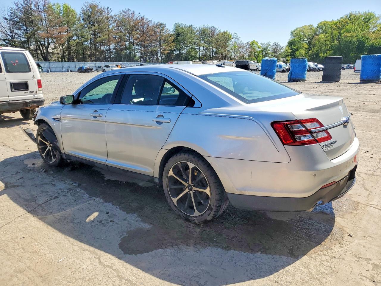 2015 FORD TAURUS SEL photo 3