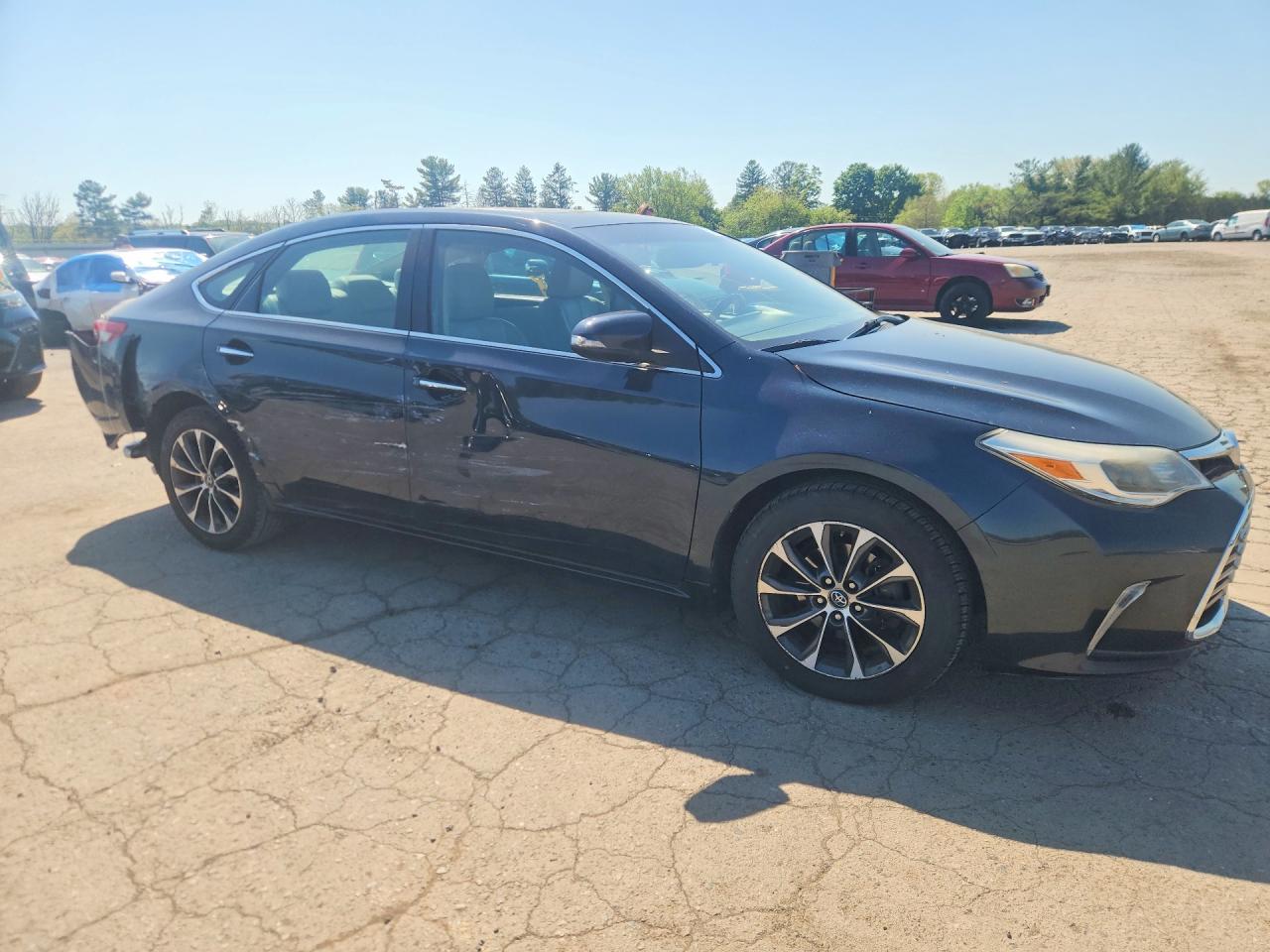 2016 TOYOTA AVALON photo 10