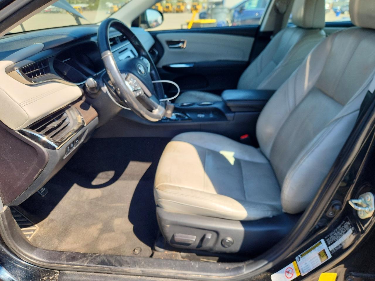 2016 TOYOTA AVALON photo 19